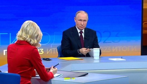 На прямую линию с Владимиром Путиным поступило уже более 2 миллионов обращений