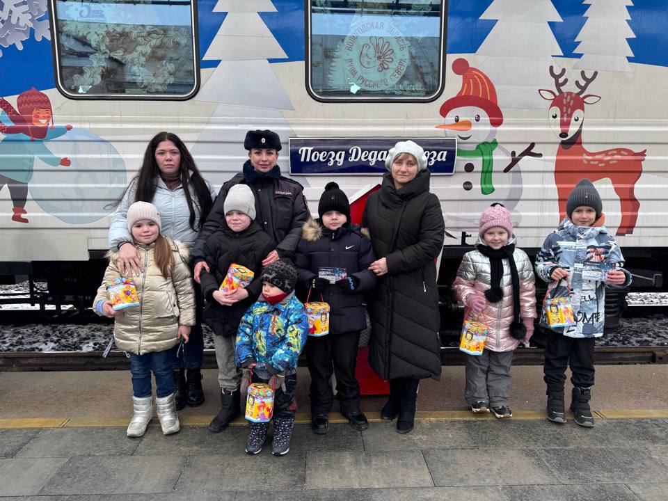 Волшебный «Поезд Деда Мороза» прибыл в Тамбов Волшебный «Поезд Деда Мороза» прибыл в Тамбов
