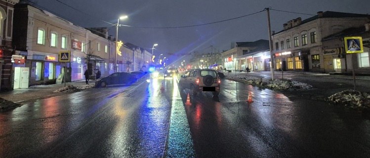 18 декабря в 16 часов 20 минут в районе дома №17 «В» по улице Красноармейская города Кирсанова, водитель автомобиля «Lada Niva», мужчина 1956 года рождения, допустил наезд на несовершеннолетнего пешехода, девятилетнюю...