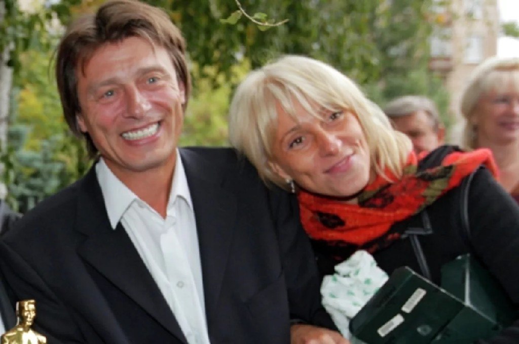 Сын-сиделка и дочь-курьер. Какую семью скрывал Анатолий Лобоцкий