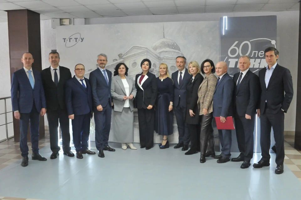 23 ������� � ������� ���������� ������������� �����������, ����������� 60-������� ������ ����������� ���������������� ������������ ������������