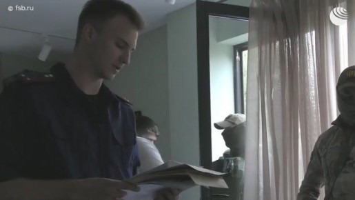 ФСБ впервые показала кадры летнего обыска и задержания экс-губернатора Тамбовской области Максима Егорова