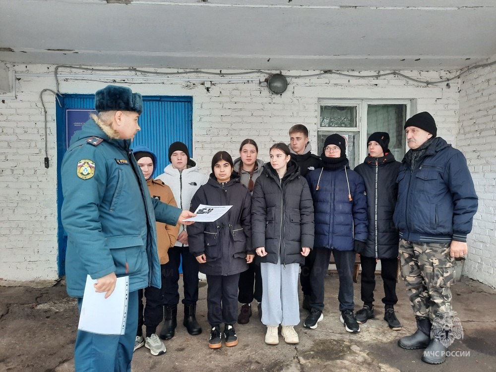 Сотрудники Главного управления обеспечивают безопасность в новогодний период Сотрудники Главного управления обеспечивают безопасность в новогодний период