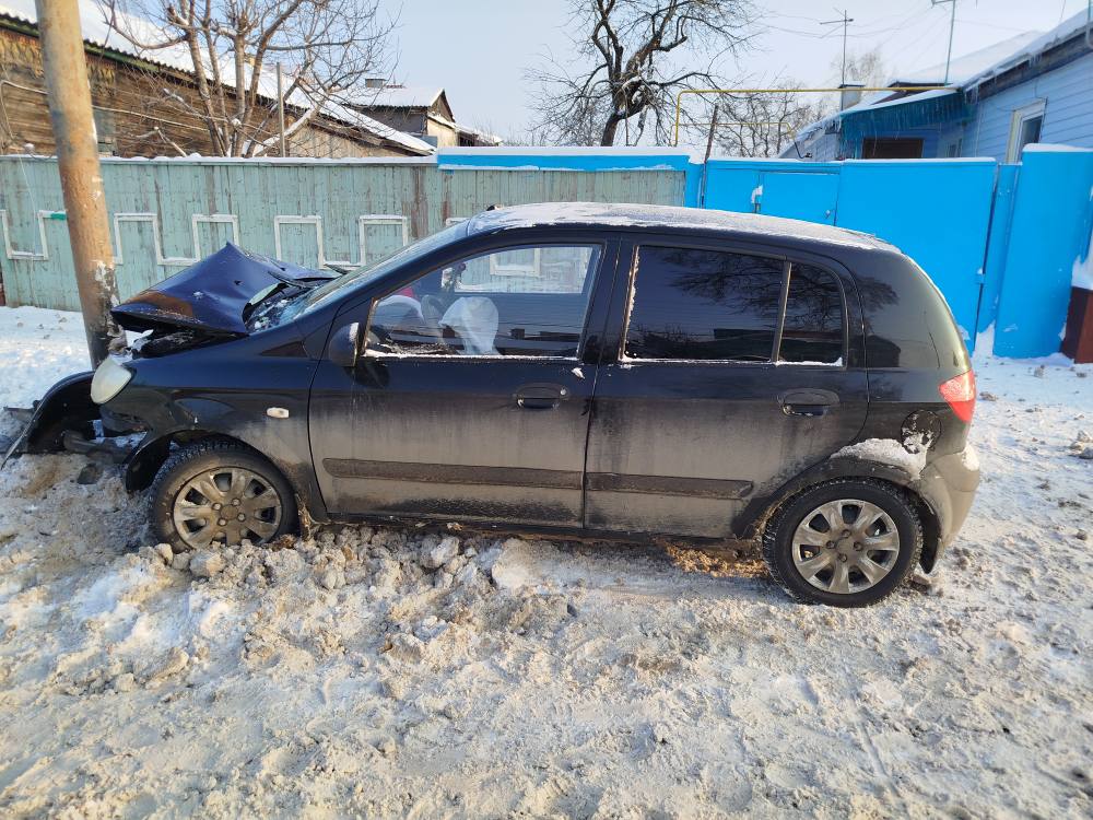 Утром 1 января в 9 часов 53 минуты в районе дома №85 по улице Карла Маркса города Тамбова водитель автомобиля «HyundaiGetz», женщина 1984 года рождения, не справилась с управлением и допустила наезд на препятствие (опору... Утром 1 января в 9 часов 53 минуты в районе дома №85 по улице Карла Маркса города Тамбова водитель автомобиля «HyundaiGetz», женщина 1984 года рождения, не справилась с управлением и допустила наезд на препятствие (опору...