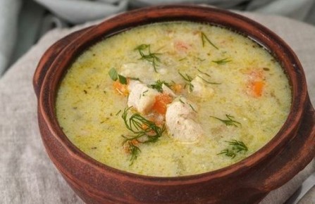 Куриный суп с рисом и яйцами: быстро, просто и вкусно