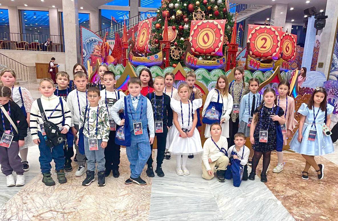 Дети участников СВО из Тамбовской области стали участниками Общероссийской Кремлёвской ёлки (0+) Дети участников СВО из Тамбовской области стали участниками Общероссийской Кремлёвской ёлки (0+)