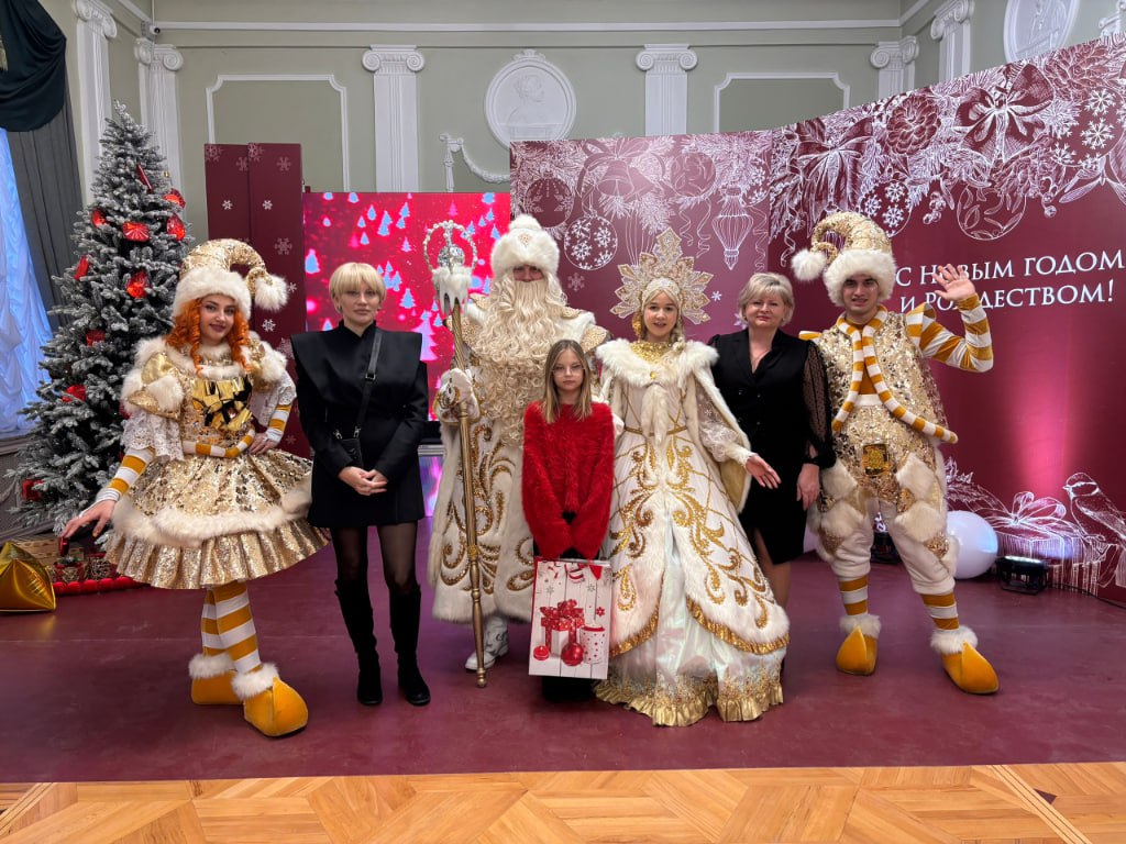 Министр социальной защиты и семейной политики Тамбовской области Марина Макова исполнила мечту маленькой Виталины Министр социальной защиты и семейной политики Тамбовской области Марина Макова исполнила мечту маленькой Виталины
