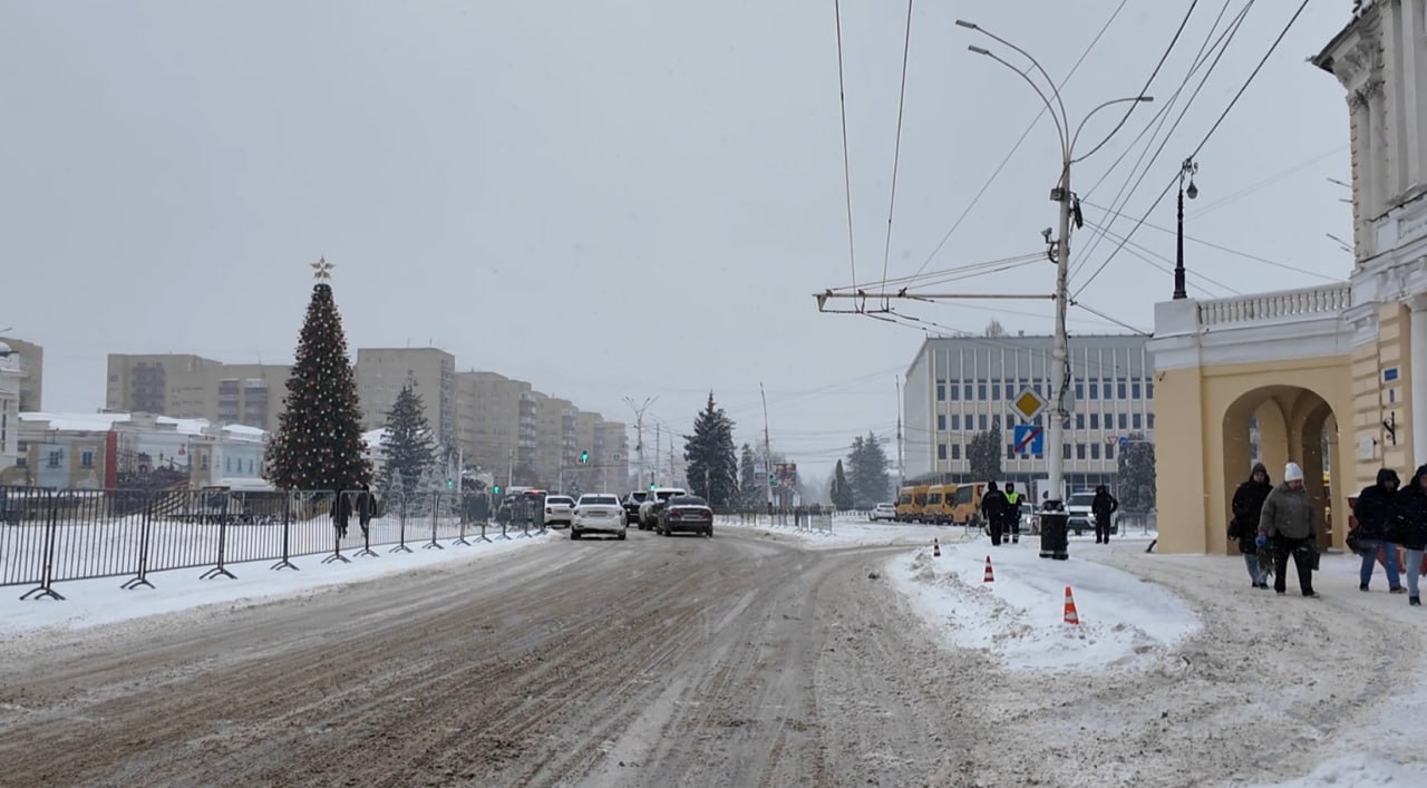 В Тамбове автомобилистов и пешеходов просят быть осторожными в условиях гололёда