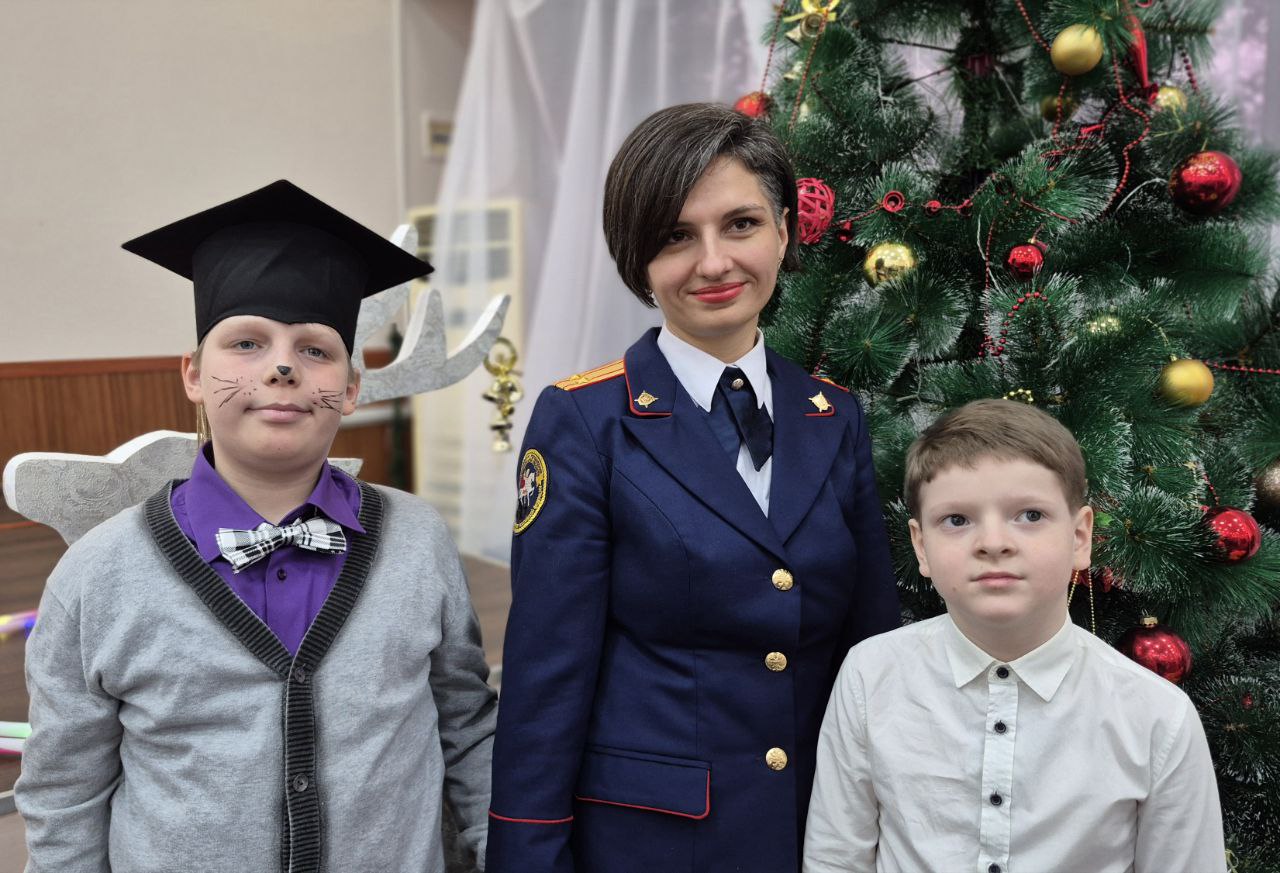 Представители следственного управления посетили новогоднее мероприятие для особенных детей Представители следственного управления посетили новогоднее мероприятие для особенных детей