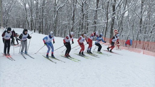 Более 100 лыжников Тамбовской области поучаствовали в рождественской лыжной гонке (6+)