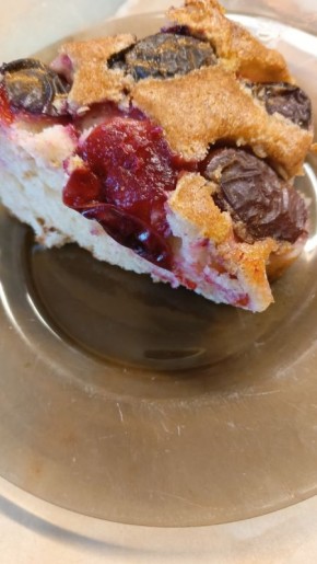 Сливовый пирог, который покорит ваше сердце