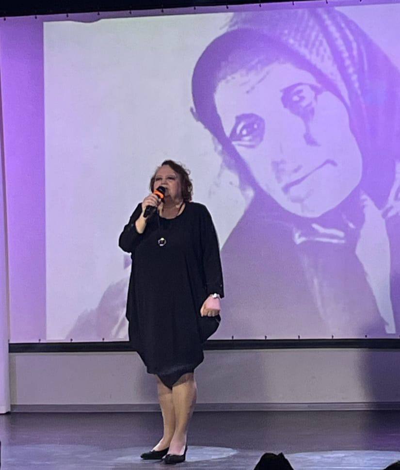 Папин баян: песни, определившие судьбу старшего лейтенанта полиции Елены Мордасовой Папин баян: песни, определившие судьбу старшего лейтенанта полиции Елены Мордасовой