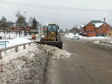 На дорогах Тамбовской области продолжают ликвидировать последствия непогоды