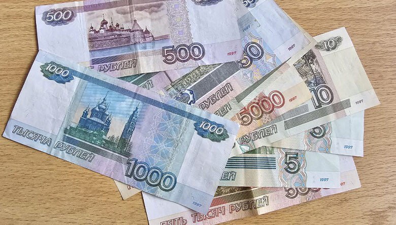 Экономист объяснила причины вероятного снижения аванса за январь