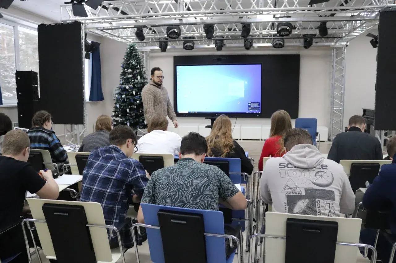 Сборная команда старшеклассников Тамбовской области начала подготовку к олимпиадам по истории (12+)