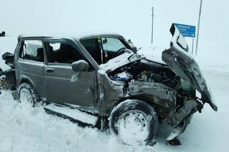 Три человека попали в больницу после ДТП в Знаменском округе