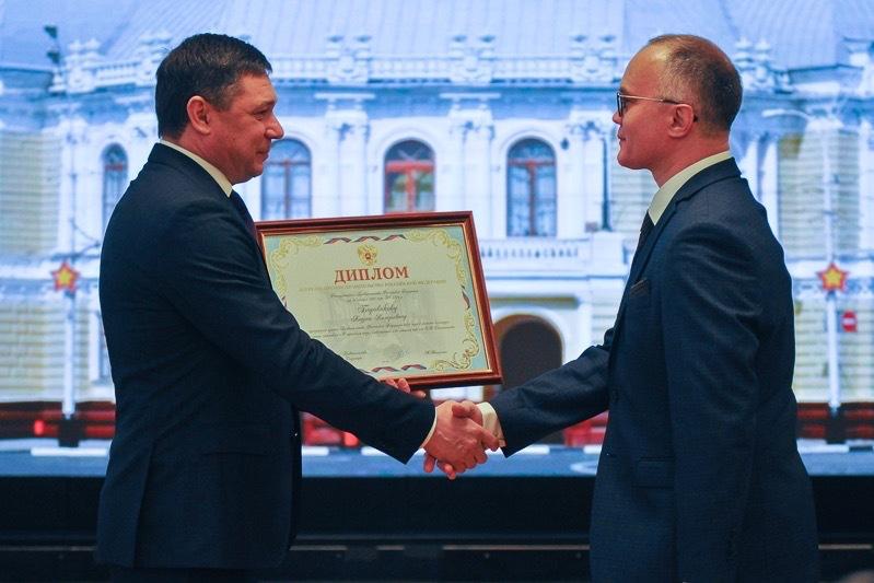 Глава региона наградил тамбовских актёров, поставивших спектакль о Рахманинове