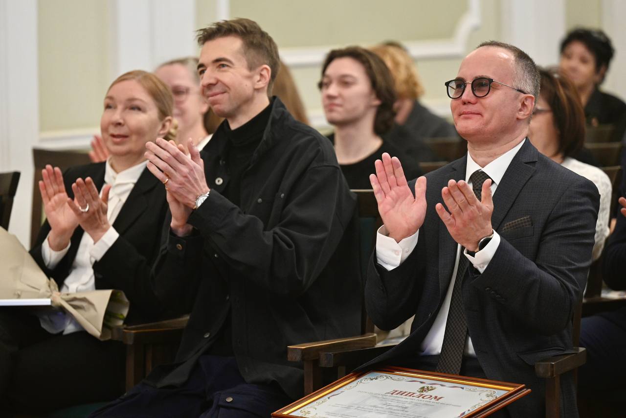 Евгений Первышов: Накануне Дня артиста, который впервые будет отмечаться 17 января, встретился с творческим коллективом Тамбовского драматического театра Евгений Первышов: Накануне Дня артиста, который впервые будет отмечаться 17 января, встретился с творческим коллективом Тамбовского драматического театра