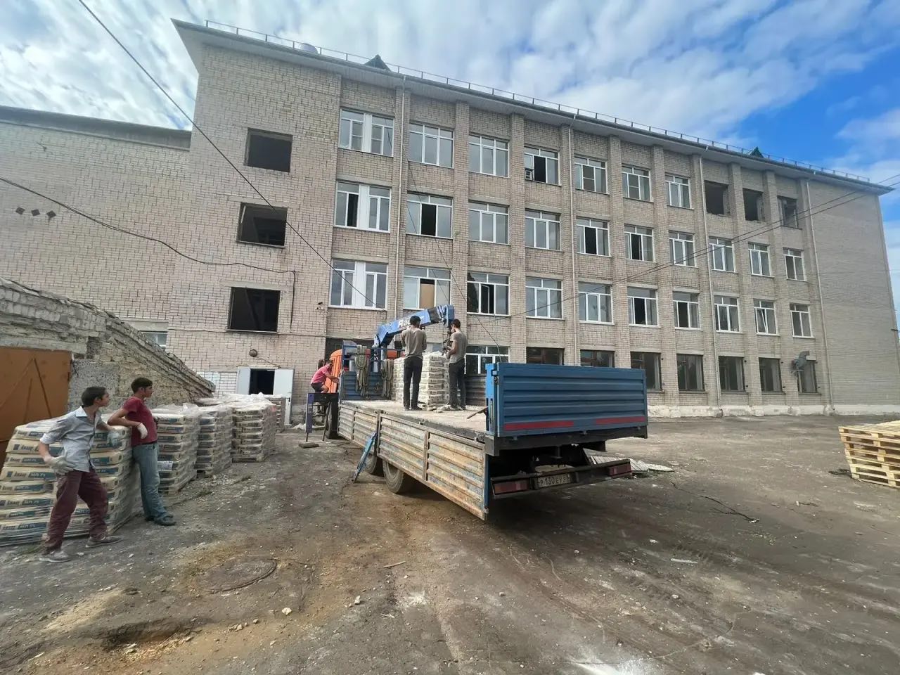 В Тамбовской области по материалам прокурорской проверки возбуждено уголовное дело о хищении более 27 млн рублей при капитальном ремонте здания школы В Тамбовской области по материалам прокурорской проверки возбуждено уголовное дело о хищении более 27 млн рублей при капитальном ремонте здания школы