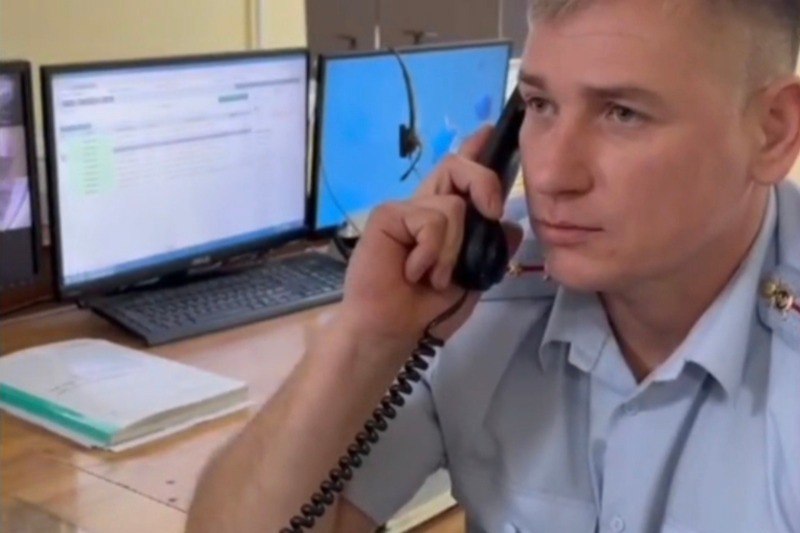 Полицейские спасли тамбовчанина, который заблудился в лесу и сломал ногу Полицейские спасли тамбовчанина, который заблудился в лесу и сломал ногу