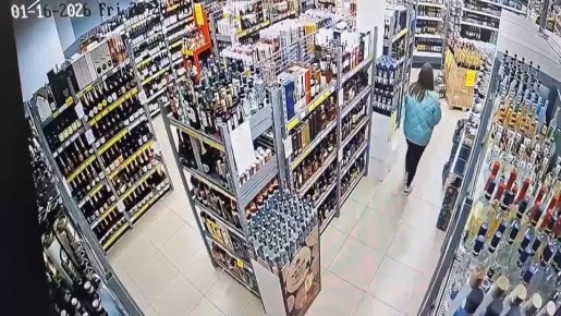В Тамбове женщина украла из супермаркета дорогостоящую бутылку коньяка