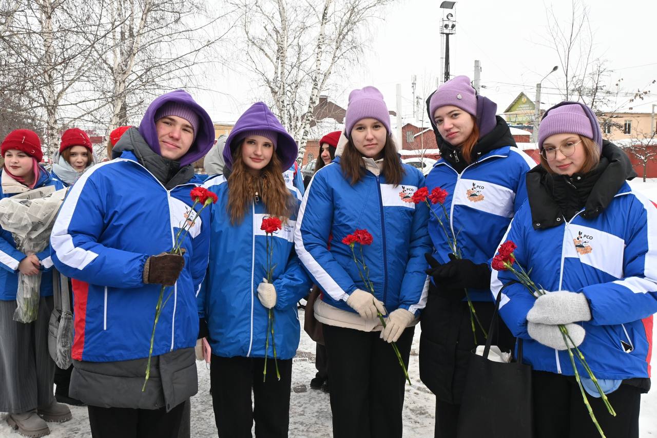 В этом году открытие Всероссийской патриотической акции «Снежный десант» на территории Тамбовской области прошло у мемориального комплекса Скорбящая мать на Воздвиженском кладбище