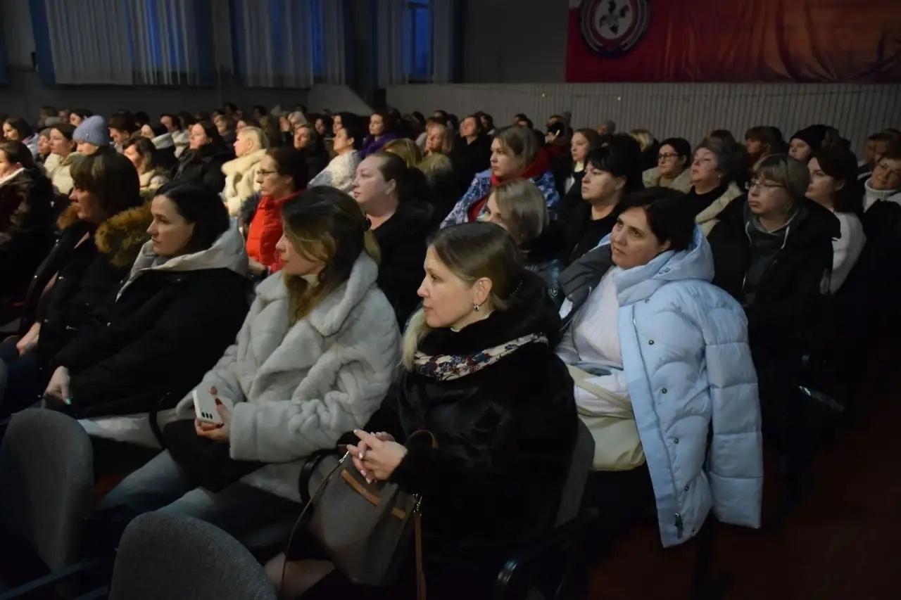 В Тамбове до конца октября обновят второй корпус Центра образования №13 В Тамбове до конца октября обновят второй корпус Центра образования №13