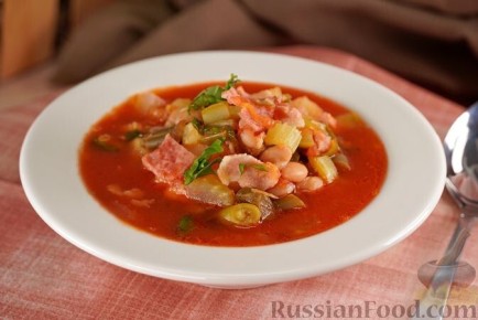 Яркие вкусы в каждой тарелке: лучшие супы сезона