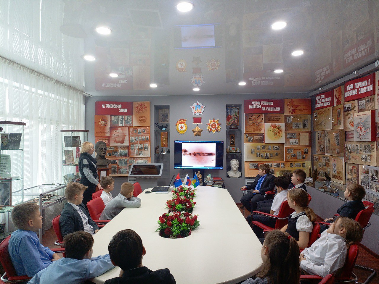 В школах Тамбова состоялись памятные мероприятия, посвящённые 82-й годовщине полного освобождения Ленинграда от фашистской блокады В школах Тамбова состоялись памятные мероприятия, посвящённые 82-й годовщине полного освобождения Ленинграда от фашистской блокады