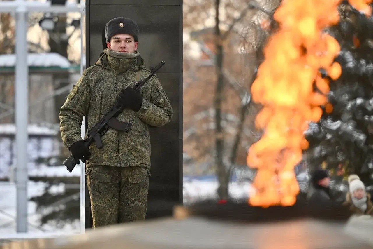 27 января, в День полного освобождения Ленинграда от фашистской блокады, глава Тамбовской области Евгений Первышов принял участие в памятном мероприятии, которое прошло у мемориального комплекса «Вечная Слава» на Соборной... 27 января, в День полного освобождения Ленинграда от фашистской блокады, глава Тамбовской области Евгений Первышов принял участие в памятном мероприятии, которое прошло у мемориального комплекса «Вечная Слава» на Соборной...