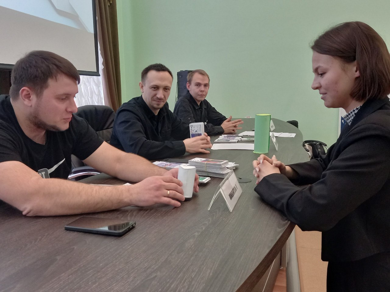 На базе детского технопарка «Кванториум-Тамбов» собрались учителя-предметники, педагоги дополнительного образования городских школ, чтобы принять участие в деловой игре На базе детского технопарка «Кванториум-Тамбов» собрались учителя-предметники, педагоги дополнительного образования городских школ, чтобы принять участие в деловой игре