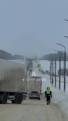 ДТП на Р-22 у Стрелецкой развязки: движение идет по одной полосе