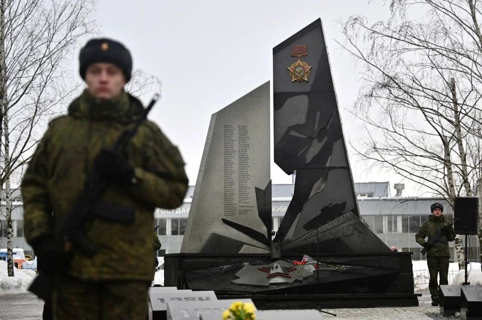 Митинг-концерт, приуроченный ко Дню памяти о россиянах, исполнявших служебный долг за пределами Отечества и 37-й годовщине вывода советских войск из Республики Афганистан, состоялся 15 февраля в Тамбове