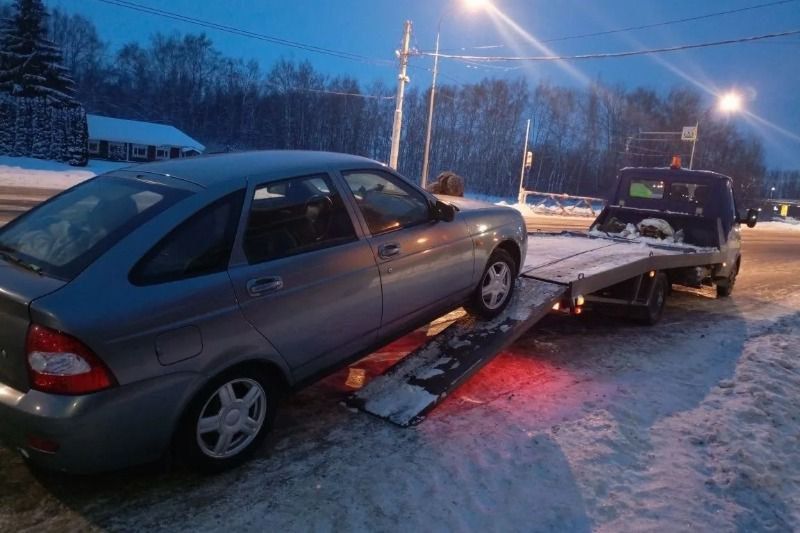 У жительницы Мичуринска арестовали «Приору» за неоплаченные штрафы