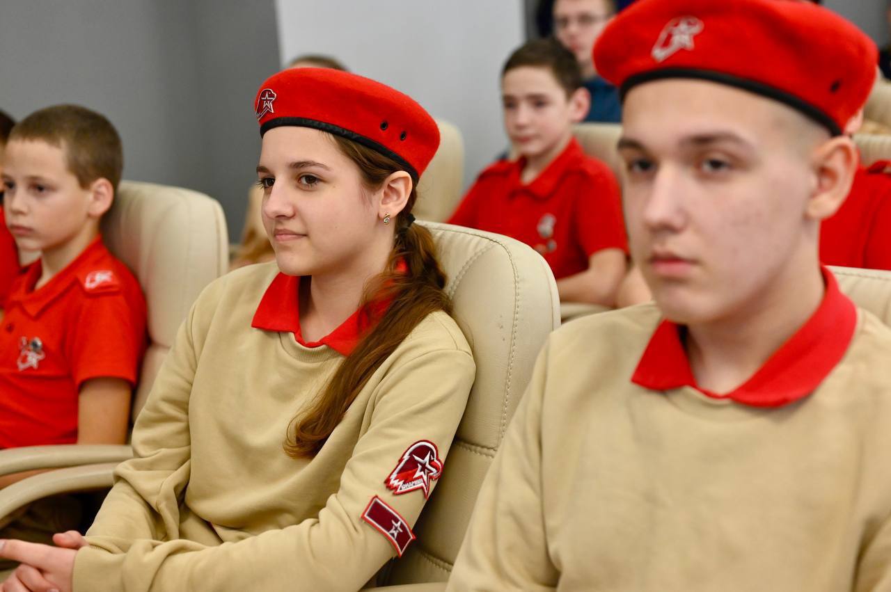 Глава региона Евгений Первышов поздравил Героя России, участника специальной военной операции Эдуарда Казымова с присвоением звания «Почетный гражданин Тамбовской области» Глава региона Евгений Первышов поздравил Героя России, участника специальной военной операции Эдуарда Казымова с присвоением звания «Почетный гражданин Тамбовской области»