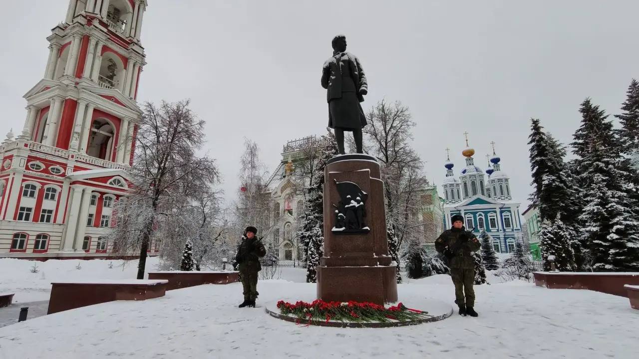 Максим Косенков: 16 февраля — День тамбовских героев, установленный в честь уроженцев нашей земли, проявивших мужество в годы Великой Отечественной войны, в различных боевых действиях и в ходе специальной военной операции