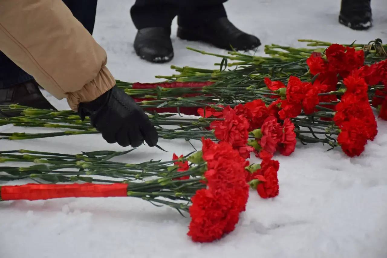 Максим Косенков: 16 февраля — День тамбовских героев, установленный в честь уроженцев нашей земли, проявивших мужество в годы Великой Отечественной войны, в различных боевых действиях и в ходе специальной военной операции Максим Косенков: 16 февраля — День тамбовских героев, установленный в честь уроженцев нашей земли, проявивших мужество в годы Великой Отечественной войны, в различных боевых действиях и в ходе специальной военной операции