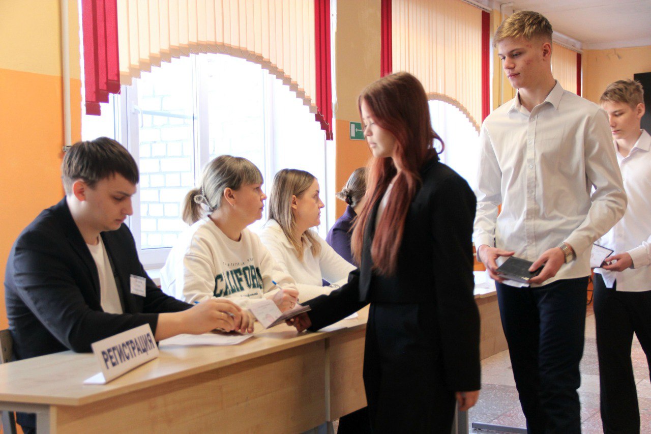 17 февраля в школах Тамбовской области состоялся региональный тренировочный экзамен для учеников девятых классов 17 февраля в школах Тамбовской области состоялся региональный тренировочный экзамен для учеников девятых классов