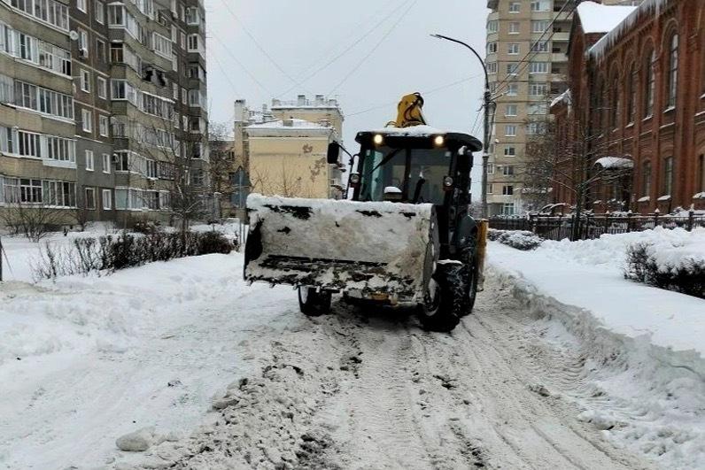 Евгений Зименко поручил усилить уборку снега и контроль аварийных бригад