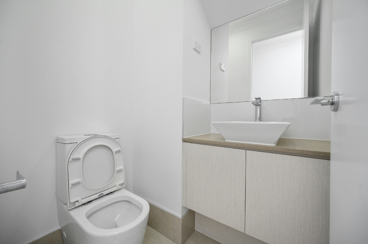 Совмещение ванной и туалета: что выбрать – плюс или минус?