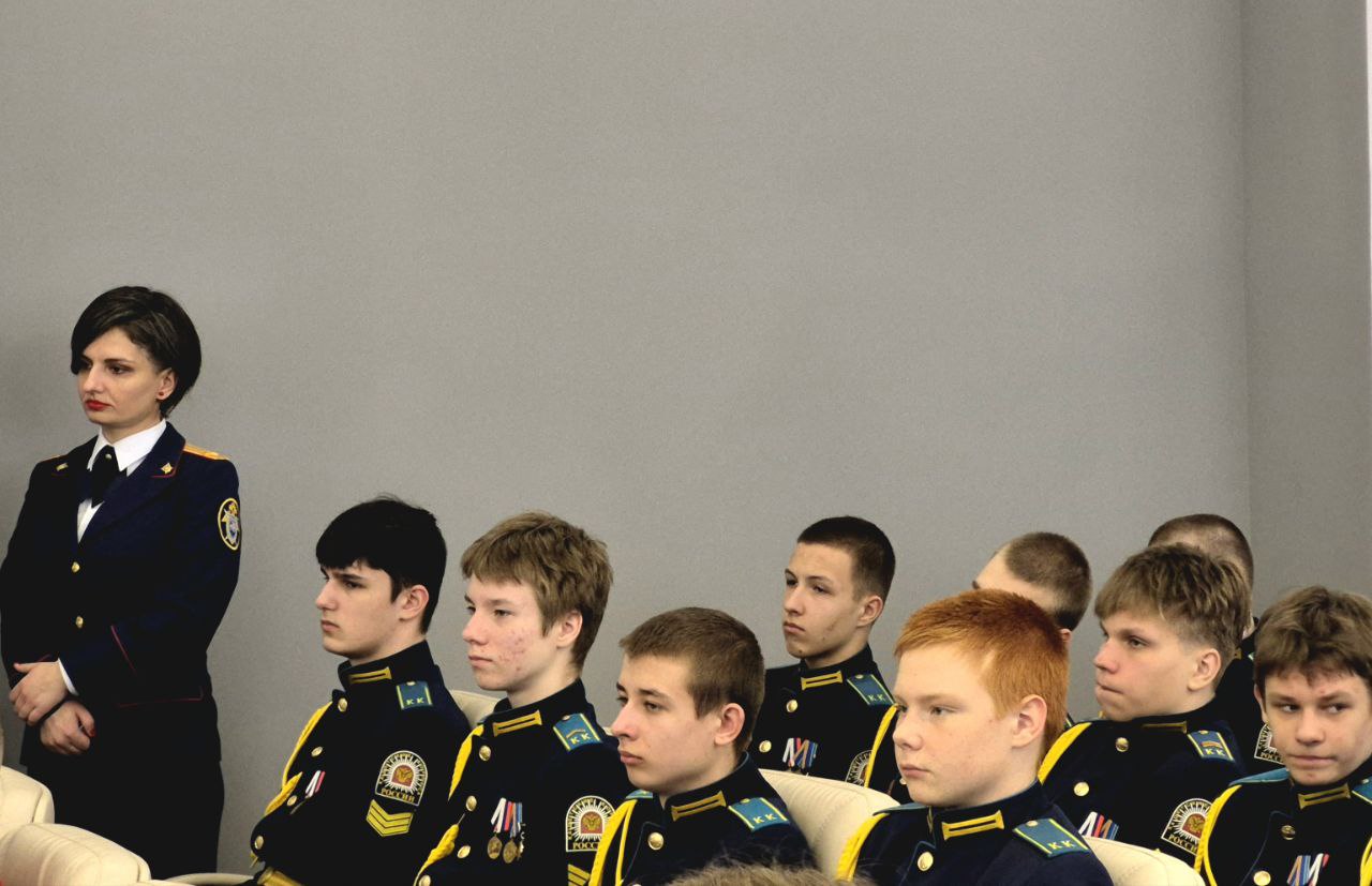 В Тамбовской области в преддверии Дня российского кадета учащиеся профильного класса СК России и активисты межрегиональной общественной организации «Юный следователь» встретились с Героем России Эдуардом Казымовым В Тамбовской области в преддверии Дня российского кадета учащиеся профильного класса СК России и активисты межрегиональной общественной организации «Юный следователь» встретились с Героем России Эдуардом Казымовым