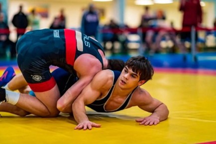 Около 400 юных борцов приехали на турнир в Тамбов