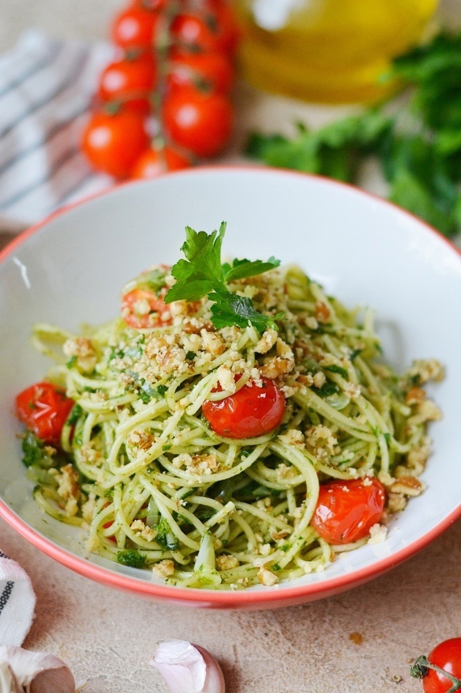 Паста со шпинатом и грецкими орехами: идеальный постный ужин