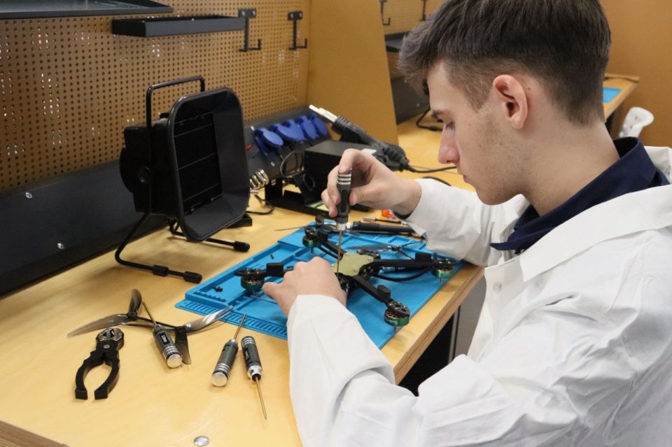 В Тамбове открыли учебные классы по сборке и программированию беспилотников