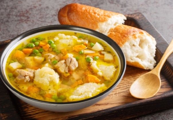 Куриный суп с клёцками: Теплый объятие домашнего уюта