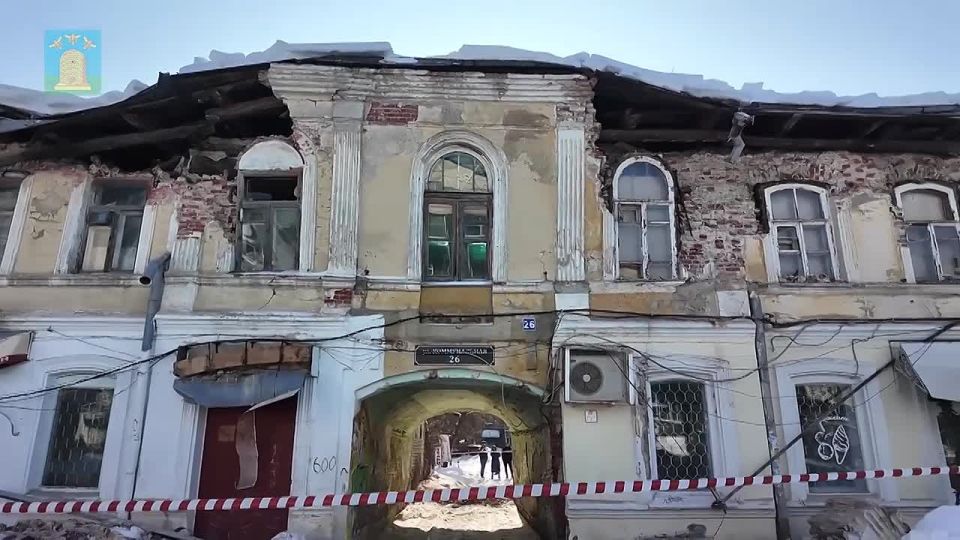 Максим Косенков: При получении информации сразу выехал на улицу Коммунальную, где произошло обрушение кровли и фасадной части здания № 26