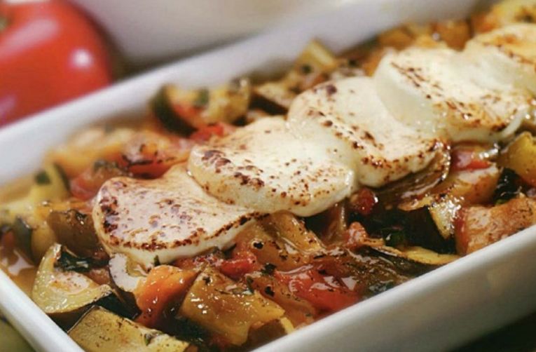 Неповторимый рататуй: баклажаны, помидоры и сыр в одном блюде