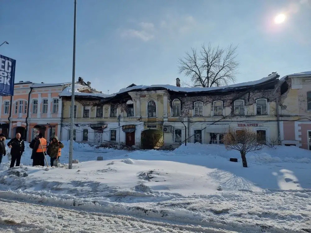 Прокуратура Ленинского района г. Тамбова взяла на контроль ход расследования уголовного дела, возбужденного по факту обрушения кровли нежилого здания на ул. Коммунальной