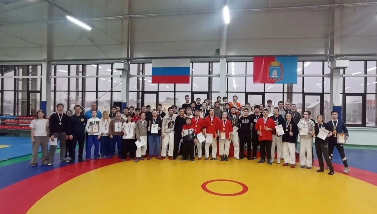 Борцы на поясах тамбовской спортшколы №1 заняли призовые места на первенстве ЦФО