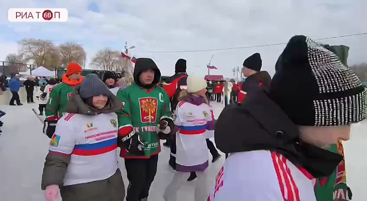 В селе Куксово проходит фестиваль по хоккею с мячом в валенках